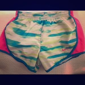 Girls Nike Dri-Fit Size M